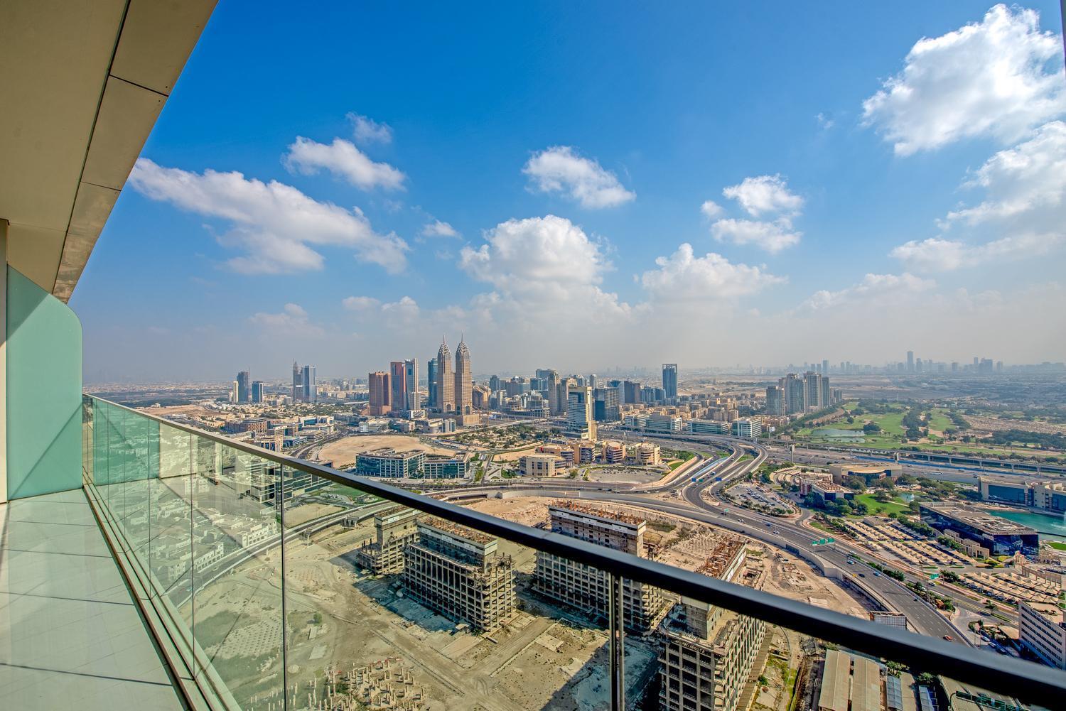 Golf Views In 30Th Floor Apartment Dubai Exterior photo
